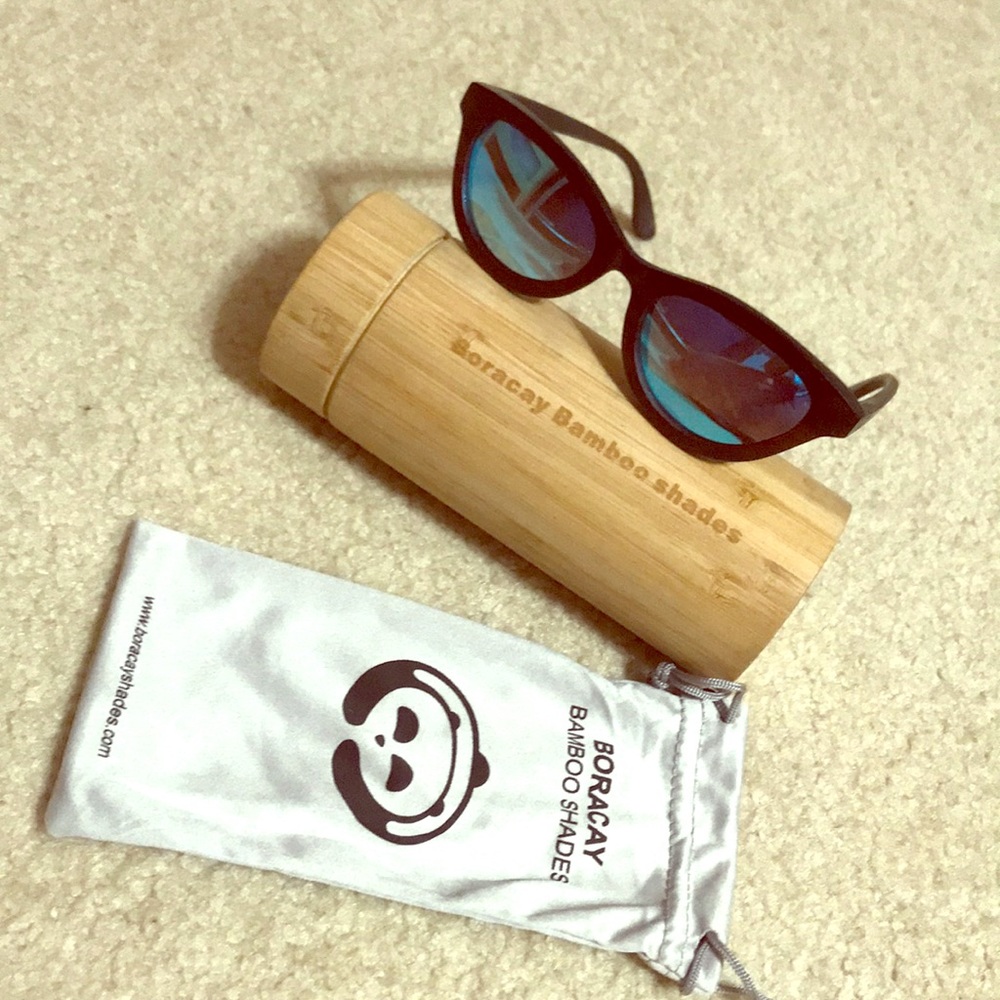 Wood frame sunnies NWOT